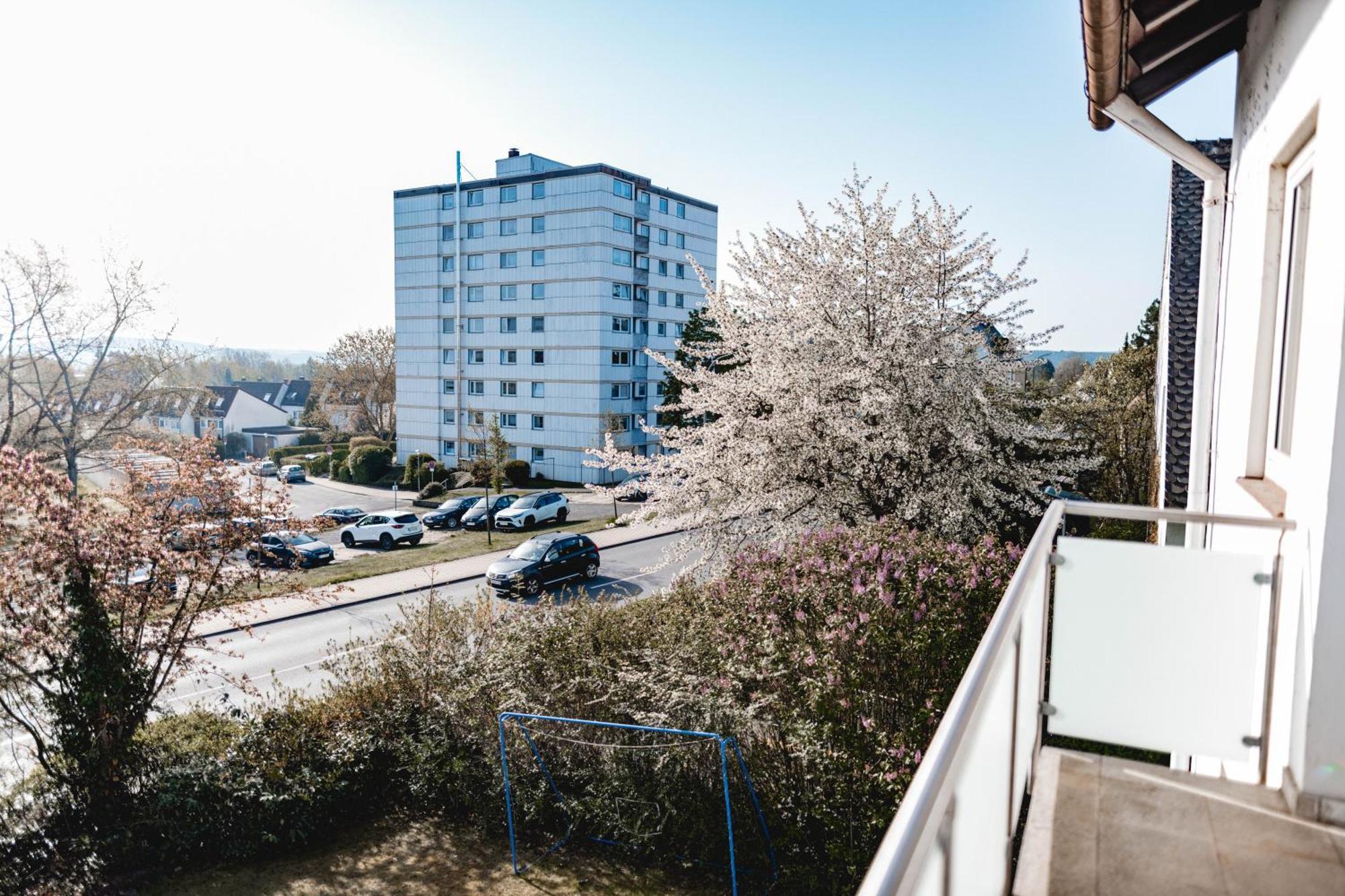 Me Homes - Grosse Moderne Designer-Wohnung Fuer Urlaub Und Business - Mit Kueche, Buero, Balkon Und 2 Parkplaetzen Bayreuth Exterior foto